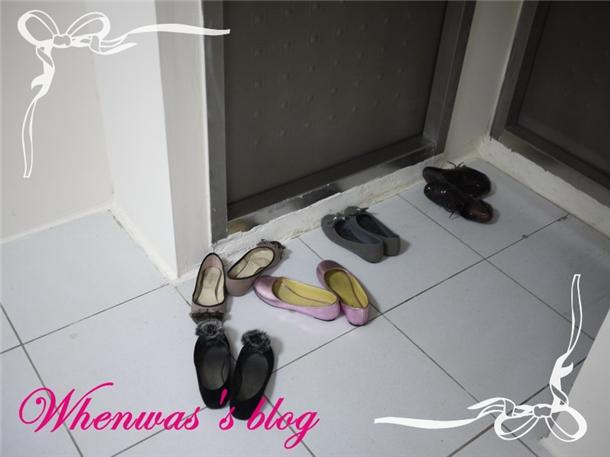 小小的鞋柜在门口~