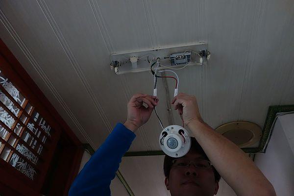感應文章分享生活特力屋品味的省電好初中~吸頂式紅外線燈控購買孩子如何教育工具家長圖片
